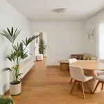 Апартаменты White I One Bedroom I One Cotroceni Park *