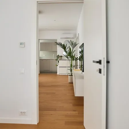 White I One Bedroom I One Cotroceni Park Apartment