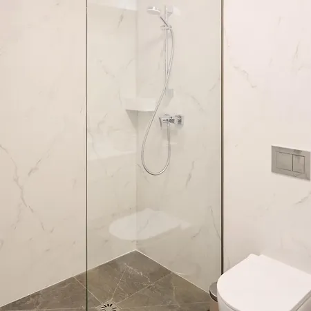Apartment White I One Bedroom I One Cotroceni Park *