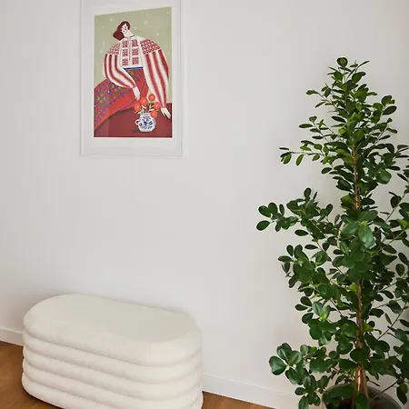 White I One Bedroom I One Cotroceni Park Бухарест