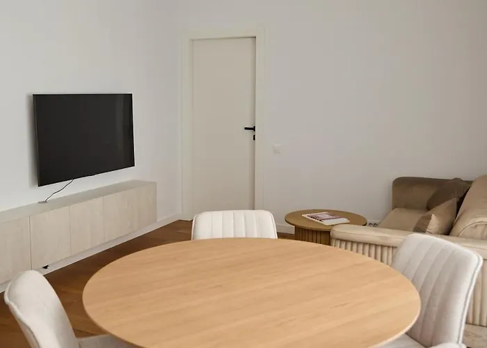 White I One Bedroom I One Cotroceni Park