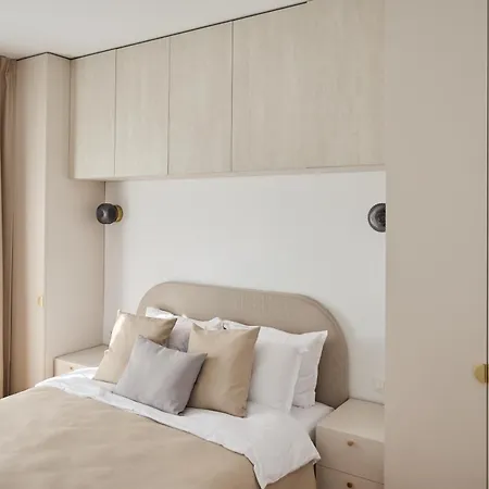 White I One Bedroom I One Cotroceni Park Lägenhet