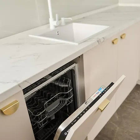 White I One Bedroom I One Cotroceni Park