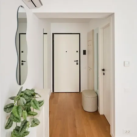White I One Bedroom I One Cotroceni Park