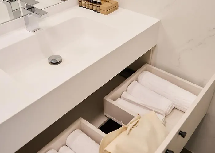 White I One Bedroom I One Cotroceni Park